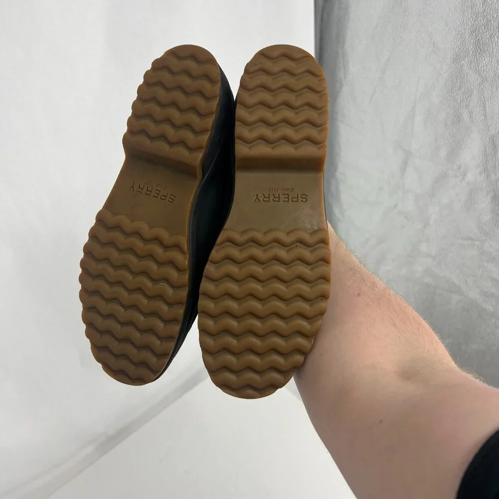 Sperry size black